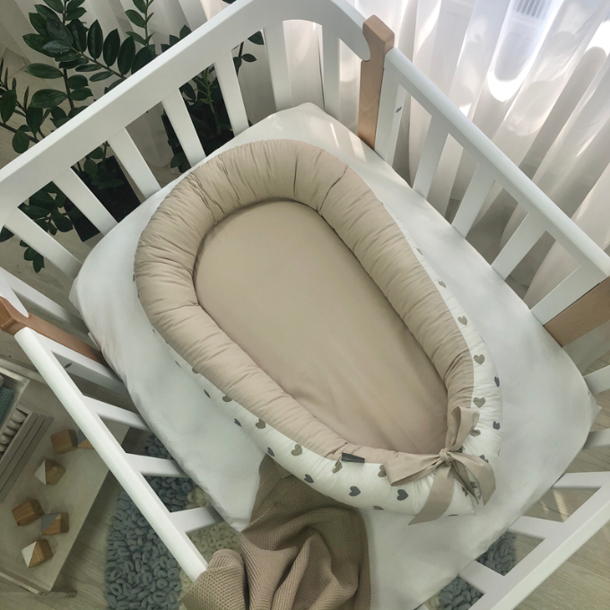Protectie somn – Baby Nest Inimioare gri-bej